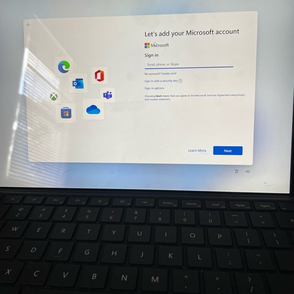 Microsoft Surface Pro 7 - Picture 3 of 6
